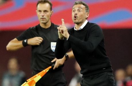 Spain head coach Luis Enrique gestures during the UEFA Nations League soccer match between England and Spain at Wembley stadium in London, Saturday Sept. 8, 2018. (AP Photo/Frank Augstein)