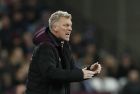 West Ham's manager David Moyes shouts from the side line during the English Premier League soccer match between West Ham and Arsenal at the London stadium in London, Wednesday, Dec. 13, 2017. (AP Photo/Kirsty Wigglesworth)