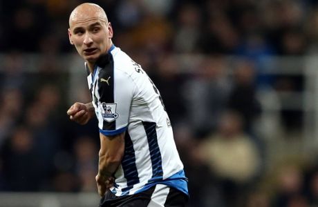Newcastle United's Jonjo Shelvey during the English Premier League soccer match between Newcastle United and West Ham United at St James' Park, Newcastle, England, Saturday, Jan. 16, 2016. (AP Photo/Scott Heppell)