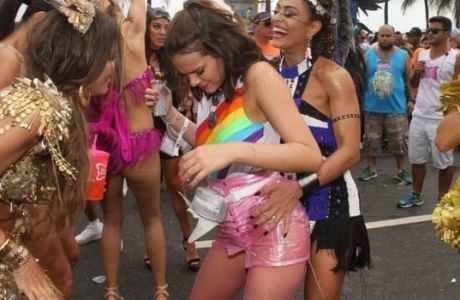 Το twerking της κυρίας Νεϊμάρ "έβαλε φωτιά" στο Καρναβάλι