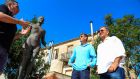 Επίσκεψη στην αναπαλαιωμένη πατρική οικία του Ολυμπιονίκη Κωστή Τσικλητήρα, παρουσία του Ολυμπιονίκη Σπύρου Γιαννιώτη