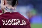 Roma's Radia Nainggolan sports a tattoo during a Serie A soccer match between Lazio and Roma, at the Rome Olympic stadium Sunday, Dec. 4, 2016. (AP Photo/Gregorio Borgia)
