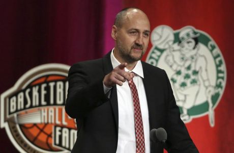 Dino Radja speaks during induction ceremonies at the Basketball Hall of Fame, Friday, Sept. 7, 2018, in Springfield, Mass. (AP Photo/Elise Amendola)