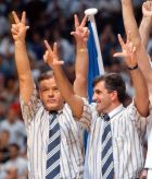 KOSARKA - Dusan Duda Ivkovic i Zeljko Obradovic, YU treneri, na pobednickom postolju.
Atina, jun - jul 1995.
                                  snimio:N.Parausic