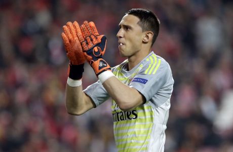 Benfica goalkeeper Odisseas Vlachodimos applauds during the Europa League round of 32, second leg, soccer match between Benfica and Galatasaray at the Luz stadium in Lisbon, Thursday, Feb. 21, 2019. The game ended in a 0-0 draw and Benfica advances after winning the first leg 2-1. (AP Photo/Armando Franca)