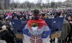 Εκατοντάδες Σέρβοι στη διαδήλωση για τον Τζόκοβιτς στο Βελιγράδι