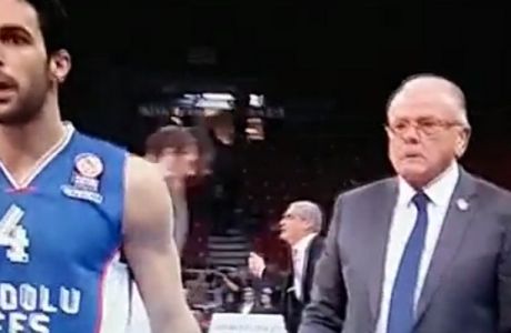 Κλότσησε τον Μπαλμπάι ο Ιβκοβιτς! (VIDEO)