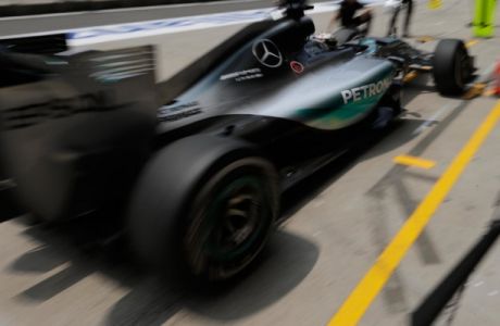 Pole position για τον Hamilton και στη Σανγκάη