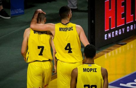 Παίκτες του Άρη σε στιγμιότυπο του αγώνα με τον Ηρακλή για την ΕΚΟ Basket League 2019-2020 στο 'Nick Galis Hall', Σάββατο 11 Ιανουαρίου 2020