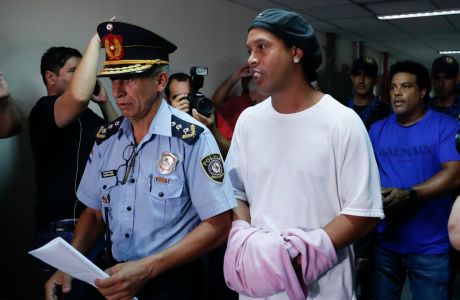 Ο Ροναλντίνιο βρίσκεται σε οικονομικό αδιέξοδο και οι αρχές του κατάσχουν δύο ακίνητα στην Βραζιλία