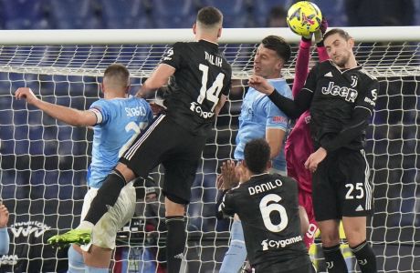 Lazio's goalkeeper Ivan Provedel makes a save during the Italian Serie A soccer match between Lazio and Juventus at the Stadio Olimpico stadium in Rome, Italy, Saturday, April 8, 2023. (AP Photo/Alessandra Tarantino)