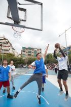 Ο Πρόεδρος της Νέας Δημοκρατίας κ. Κυριάκος Μητσοτάκης, σε τουρνουά 3χ3 μπάσκετ που διοργάνωσε η ΟΝΝΕΔ σε συνεργασία με τα Παιδικά Χωριά S.O.S. το Σάββατο 30 Σεπτεμβρίου 2017.
(EUROKINISSI/ΓΡΑΦΕΙΟ ΤΥΠΟΥ ΝΔ/ΔΗΜΗΤΡΗΣ ΠΑΠΑΜΗΤΣΟΣ)