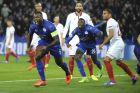 Leicester's Wes Morgan, left, celebrates after he scores a goal during the Champions League round of 16 second leg soccer match between Leicester City and Sevilla at the King Power Stadium in Leicester, England, Tuesday, March 14, 2017. (AP Photo/Rui Vieira)