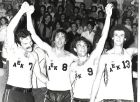 1978: Η ΑΕΚ νικά τον Ολυμπιακό στην τελευταία αγωνιστική του πρωταθλήματος και του σπάει το αήττητο (οι 'ερυθρόλευκοι' πήραν το πρωτάθλημα με 21-1). Από αριστερά: Μιχάλης Γιαννουζάκος, Κώστας Μπογατσιώτης, Μηνάς Γκέκος και Νίκος Αποστολίδης