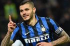 epa05037815 Inter Milan's forward Mauro Emanuel Icardi celebrates after scoring the goal of 2-0 during the Serie A soccer match between Inter Milan and Frosinone at the Giuseppe Meazza stadium in Milan, Italy, 22 November 2015.  EPA/DANIEL DAL ZENNARO