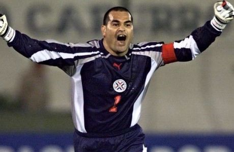 ASUNCI=N, PARAGUAY:  Paraguayan goalie Jose Luis Chilavert celebrates the first goal scored by his team during a Japan-Korea 2002 World Cup qualification match against Peru, 15 November 2000, at the Defensores del Chaco Stadium in Asuncion.  AFP PHOTO / Daniel GARCIA (Photo credit should read DANIEL GARCIA/AFP/Getty Images)