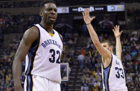 Memphis Grizzlies forward Jeff Green (32) and center Marc Gasol (33) react after a play in the second half of an NBA basketball game Friday, April 3, 2015, in Memphis, Tenn. The Grizzlies won 100-92. (AP Photo/Brandon Dill)