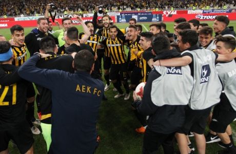Η πρώτη ελληνική ομάδα που έδωσε συγχαρητήρια στην ΑΕΚ