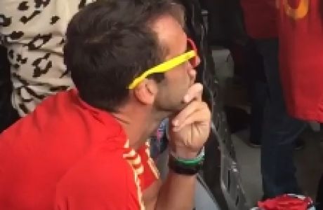 Ισπανός οπαδός δεν πανηγύρισε το γκολ του Πικέ