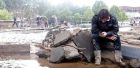 Ο Καλάτζε στηρίζει πλημμυροπαθείς στην Τιφλίδα. Δείτε φωτογραφίες