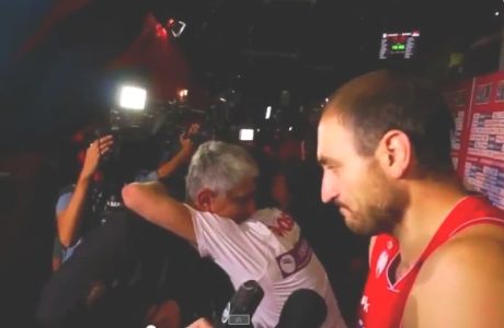 Ο Τεόντοσιτς έτρεξε να αγκαλιάσει τον Γιαννάκη (VIDEO)