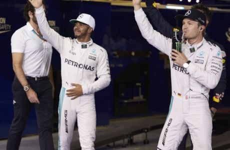 Σήκωσε τα χέρια ψηλά ο Rosberg
