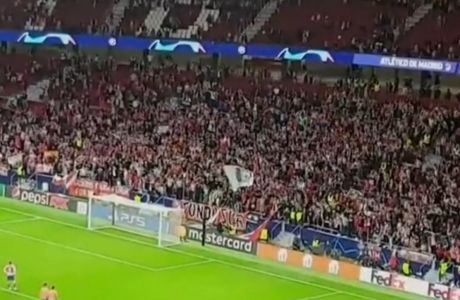 Μεγαλειώδης στιγμή στη Μαδρίτη: Οι οπαδοί αποθεώνουν τους παίκτες της Ατλέτικο