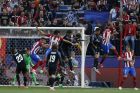Atletico Madrid's Saul Niguez (8) scores the opening goal of his team during the Champions League semifinal second leg soccer match between Atletico Madrid and Real Madrid at the Vicente Calderon stadium in Madrid, Wednesday, May 10, 2017. (AP Photo/Francisco Seco)
