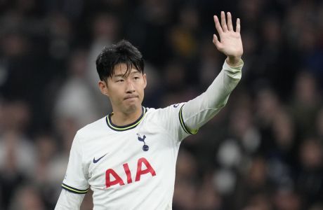 Tottenham's Son Heung-min greets fans at the end of the Champions League Group D soccer match between Tottenham Hotspur and Eintracht Frankfurt at Tottenham Hotspur stadium in London, Wednesday, Oct.12, 2022. (AP Photo/Kirsty Wigglesworth)