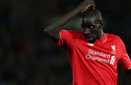 LEICESTER, ENGLAND - FEBRUARY 02:  Mamadou Sakho of Liverpool during the Barclays Premier League match between Leicester City and Liverpool at the King Power Stadium on February, 2016 in Leicester, England.  (Photo by Matthew Ashton - AMA/Getty Images)