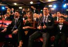 Ο Μέσι, η σύζυγός του, Αντονέλα, ο Κριστιάνο Ρονάλντο και ο γιος του, Κριστιάνο Τζούνιορ, στην απονομή των βραβείων "The Best FIFA 2017 Awards" στο Λονδίνο (23/10/2017).
