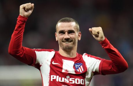 Atletico Madrid's Antoine Griezmann reacts after the Spanish La Liga soccer match between Atletico Madrid and Real Madrid at the Wanda Metropolitano stadium in Madrid, Spain, Sunday, May 8, 2022. (AP Photo/Manu Fernandez)