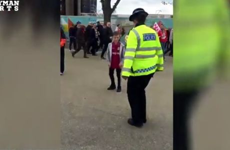 Γυναίκα αστυνομικός με... υψηλή τεχνική κατάρτιση (VIDEO)