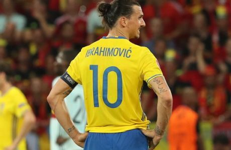 Sweden's Zlatan Ibrahimovic, center, reacts end of the Euro 2016 Group E soccer match between Sweden and Belgium at the Allianz Riviera stadium in Nice, France, Wednesday, June 22, 2016. Belgium won 1-0. (AP Photo/Thanassis Stavrakis)