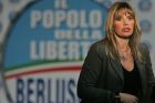 Η Αλεσάντα Μουσολίνι σε προεκλογική εκδήλωση του Λαού της Ελευθερίας, στα γραφεία της πολιτικής παράταξης του Σίλβιο Μπερλουσκόνι στη Ρώμη | Δευτέρα 14 Απριλίου 2008