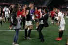 Ο προπονητής της Βαλένθια, Μαρθελίνο, πανηγυρίζει με τον Γκαμπριέλ Παουλίστα την κατάκτηση του Copa del Rey 2018-2019 στον τελικό κόντρα στην Μπαρτσελόνα στο 'Μπενίτο Βιγιαμαρίν', Σεβίλλη | Σάββατο 25 Μαΐου 2019