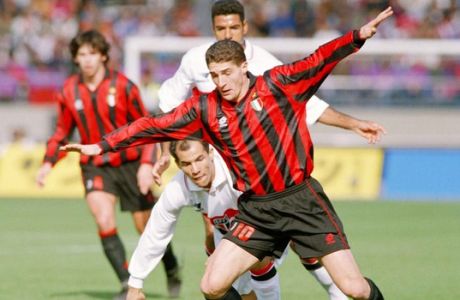 AC Milan FW Daniele Massaro (10) tries to control the ball in the first half of the Toyota Cup soccer game against Sao Paulo FC in Tokyo, Dec. 12, 1993. Massaro scored a goal but his team was defeated by Sao Paulo FC 2-3. (AP Photo)