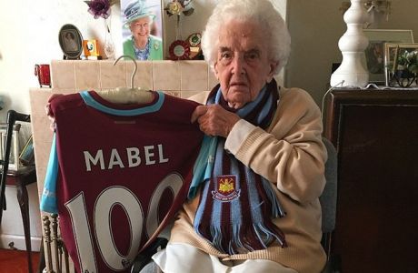 Η 100χρονη Μάμπελ αφήνει το "Απτον Παρκ" μετά από 82 χρόνια!