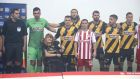 Παίκτες της ΑΕΚ και ο Ντανιέλ Ποντένσε μαζί με τη Μυρτώ Παπαδομιχελάκη, θύμα επίθεσης στην Πάρο, πριν από την αναμέτρηση των δύο ομάδων για τη Super League 2019-2020 στο 'Γεώργιος Καραϊσκάκης', Κυριακή 27 Οκτωβρίου 2019