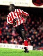 ALI DIA PLAYS FOR SOUTHAMPTON IN A MATCH AGAINST LEEDS UNITED AT THE DELL IN NOVEMBER 1996.
© Solent News & Photo Agency
02380 458800
WEBSITE USAGE: £50 per image, unless written agreement already in place with you.