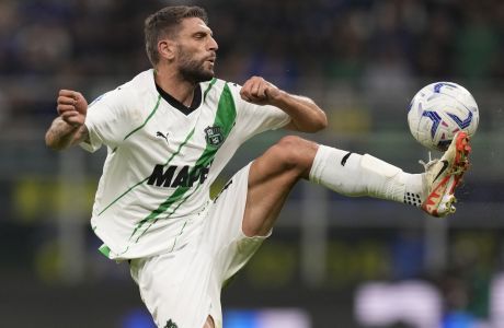 Sassuolo's Domenico Berardi is in action during the Serie A soccer match between Inter Milan and Sassuolo at the San Siro Stadium, in Milan, Italy, Wednesday, Sept. 27, 2023. (AP Photo/Antonio Calanni)