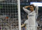Real Madrid's Cristiano Ronaldo gestures after missing a scoring chance during a Spanish La Liga soccer match between Real Madrid and Barcelona, dubbed 'el clasico', at the Santiago Bernabeu stadium in Madrid, Spain, Sunday, April 23, 2017. (AP Photo/Francisco Seco)
