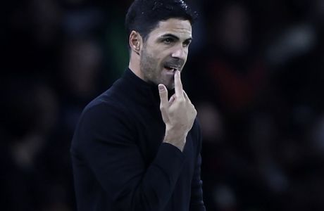 Arsenal's manager Mikel Arteta reacts during the Europa League soccer match between Arsenal and PSV at Emirates stadium in London, Thursday, Oct. 20, 2022. (AP Photo/Ian Walton)