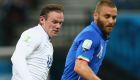 MANAUS, BRAZIL - JUNE 14:  Wayne Rooney of England controls the ball as Daniele De Rossi of Italy gives chase during the 2014 FIFA World Cup Brazil Group D match between England and Italy at Arena Amazonia on June 14, 2014 in Manaus, Brazil.  (Photo by Elsa/Getty Images)
