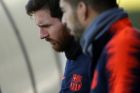 FC Barcelona's Luis Suarez, right, and Lionel Messi attend a training session at the Sports Center FC Barcelona Joan Gamper in Sant Joan Despi, Spain, Saturday, Feb. 10, 2018. FC Barcelona will play against Getafe in a Spanish La Liga soccer match on Sunday. (AP Photo/Manu Fernandez)