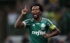 SAO PAULO, BRAZIL - DECEMBER 02:  Ze Roberto of Palmeiras celebrates scoring a goal during the Penalty Shootout after the match between Palmeiras and Santos for the Copa do Brasil 2015 Final at Allianz Parque on December 2, 2015 in Sao Paulo, Brazil.  (Photo by Friedemann Vogel/Getty Images)