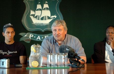 03/09/2008   Plymouth Argyle's new signings Nicolas Marin and Emile Mpenza

Nicolas Marin, Paul Storrock and Emile Mpenza

contact Rick Cowdry 302207
pic by Lucy Duval