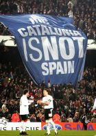 "Η Καταλονία δεν είναι Ισπανία", πανό στις κερκίδες του "Καμπ Νόου".
