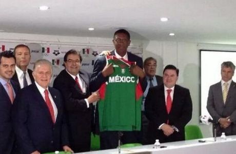 O Kαρτράιτ προπονητής στο Μεξικό 