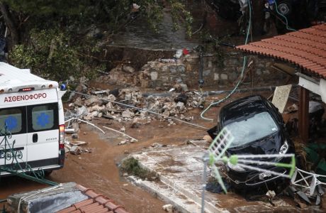 Πλημμύρες και καταστροφές στη Μάνδρα Αττικής. Τετάρτη 15 Νοέμβρη 2017. (EUROKINISSI / Στέλιος Μισίνας)